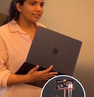 बॉस असावा तर असा..! टार्गेट पूर्ण केलं म्हणून नाही तर भलत्याच गोष्टीसाठी बॉसने केलं कौतुक, व्हिडीओ व्हायरल