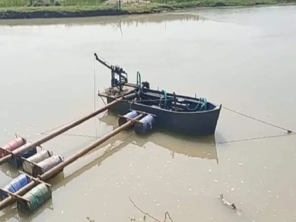 Action on sand mining boat; The incident in the creek at Waghivali, a case has been registered | रेती उत्खनन करणाऱ्या बोटीवर कारवाई; वाघिवली येथील खाडीतील घटना, गुन्हा दाखल