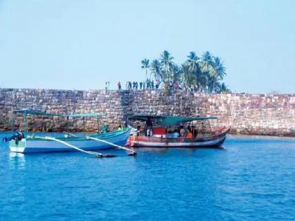 Boat tourism in Sindhudurga has been suspended from tomorrow, tourists have been affected by the ban | सिंधुदुर्गात उद्यापासून जलपर्यटन बंद, पर्यटकांना बसणार बंदीचा फटका