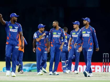 bowler Romario Shepherd traded to Mumbai Indians from Lucknow Super Giants for ipl next season  | Mumbai Indians : मुंबई इंडियन्सची ताकद वाढली; वेस्ट इंडिजचा घातक गोलंदाज ५० लाखात पलटनच्या ताफ्यात