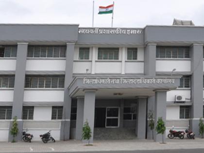Due to vacant positions in revenue department, | महसूल विभागातील रिक्त पदांमुळे सामान्यांची परवड Due to vacant positions in revenue department, | महसूल विभागातील रिक्त पदांमुळे सामान्यांची परवड