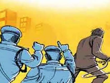 Prisoners of murder of criminals | खुनाच्या गुन्ह्यातील कैदी पोलीसांच्या तावडीतून पसार Prisoners of murder of criminals | खुनाच्या गुन्ह्यातील कैदी पोलीसांच्या तावडीतून पसार
