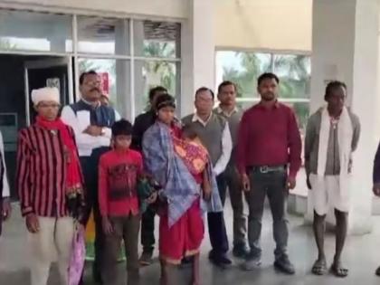 whose family members had performed last rites he returned home after 15 years | धक्कादायक! कुटुंबाने तेरावं केलेला व्यक्ती 15 वर्षांनी घरी परतला अन्...; सांगितली 'ती' घटना