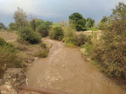 Unseasonal rain lashed the district on the fourth day as well | बुलढाणा : जिल्ह्याला चौथ्या दिवशीही अवकाळी पावसाने झोडपले