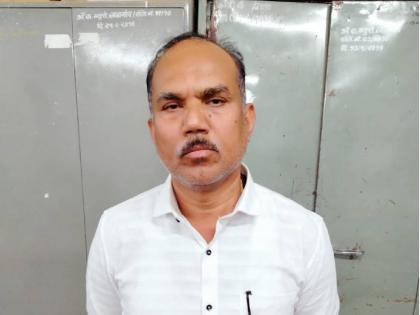 'Class One' officer caught taking bribe of Rs 15,000, bribe taken for license renewal | 'क्लास वन' अधिकारी १५ हजाराची लाच घेताना जाळ्यात, परवाना नूतनीकरणासाठी घेतली लाच