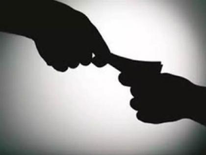 Alas Bubnal arrested in Ichalkaranji along with Talati in bribery case | जमिनीच्या सात बारावरून कर्जाचा बोजा कमी करण्यासाठी मागितली लाच; तलाठ्यास इचलकरंजीत अटक