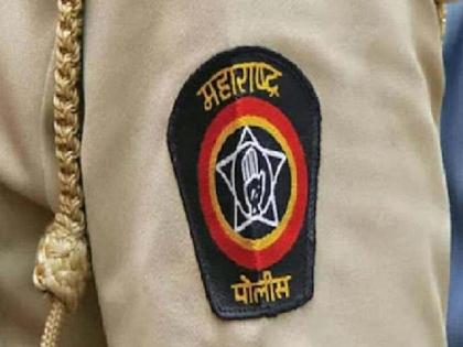 65 lakh ransom demanded to cancel MOKKA's action against 13 Sarait criminals in Akluj Crime registered against five people from Hubri including an assistant police officer from Kolhapur | कोल्हापूरच्या सहायक फौजदाराने मागितली ६५ लाखांची खंडणी, मोक्काची कारवाई रद्द करण्यासाठी मागणी
