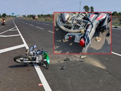 Speeding car hits two bikes on flyover; Five people were seriously injured | भरधाव कारने उड्डाणपुलावर दोन दुचाकींना पाठीमागून उडवले; पाच जण गंभीर जखमी