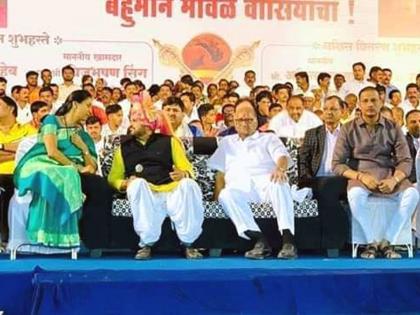 mns sachin more share photos of bjp brij bhushan sharan singh with sharad pawar and supriya sule | “कुछ फोटो सच्चे भी होते है!”; शरद पवार आणि बृजभूषण सिंह एकत्र; मनसेने शेअर केला फोटो