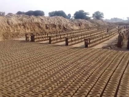 No notification of use of soil in brick kilns! | वीटभट्ट्यांमध्ये माती वापराला निर्बंधाची अधिसूचनाच नाही!