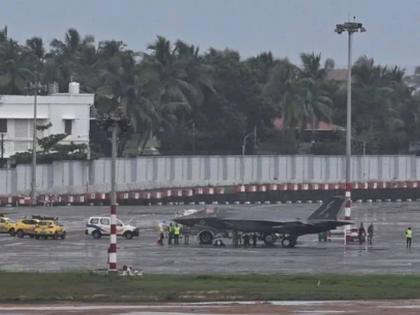 British fighter jet F-35 makes emergency landing in Thiruvananthapuram; What is the exact reason? | तिरुअनंतपुरममध्ये ब्रिटिश लढाऊ विमान F-35 चे आपत्कालीन लँडिंग; धोकादायक विमान भारतात का आले? British fighter jet F-35 makes emergency landing in Thiruvananthapuram; What is the exact reason? | तिरुअनंतपुरममध्ये ब्रिटिश लढाऊ विमान F-35 चे आपत्कालीन लँडिंग; धोकादायक विमान भारतात का आले?