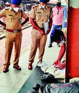 Brown sugar seized by RPF in Nagpur | नागपुरात आरपीएफने पकडली ब्राऊन शुगर