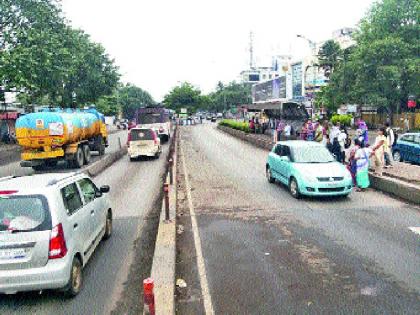  In case of accident in BRT, no claim, Brampton Plane in BRT route | बीआरटीत अपघात झाल्यास ‘नो क्लेम’, बीआरटी मार्गामध्ये लावला फलक