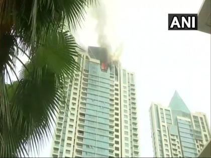 Deepika Padukone have 16 crores flat in Beaumonde tower | Fire Break Out in Prabhadevi : दीपिका पादूकोण राहत असलेल्या ब्यूमॉन्द इमारतीतील एक फ्लॅट सोळा कोटींचा!