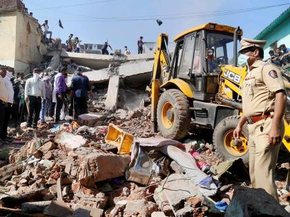 There is no action against illegal buildings in the building | इमारतीत होणाऱ्या बेकायदा बदलांबाबत कारवाई नाहीच