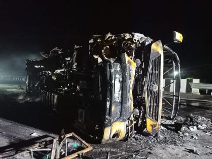 such was the sequence of events of a bus accident on samruddhi highway | समृद्धी महामार्गावर बसचा भीषण अपघात, असा होता घटनाक्रम