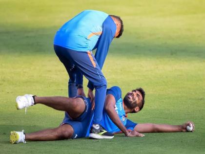 Indian Fast Bowler Jasprit Bumrah to undergo back surgery in New Zealand | जसप्रीत बुमराहचं बीसीसीआयला टेन्शन; शस्त्रक्रियेसाठी परदेशात पाठवणार