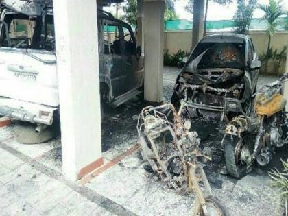 Ten vehicles arson near CISF Quarter | सीआयएसएफ क्वार्टरजवळ दहा वाहनांची जाळपोळ