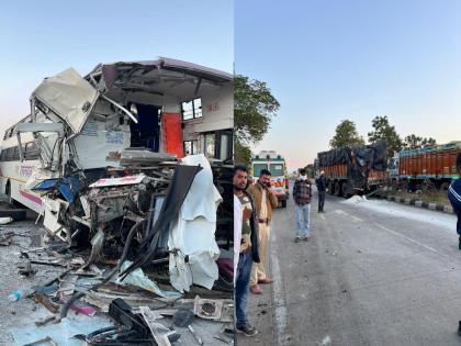 Buldhana: Bus collides with truck while overtaking; One dead, 20 injured | Buldhana: ओव्हरटेकच्या नादात बसची ट्रकला पाठीमागून धडक; एकाचा मृत्यू, २० जण जखमी