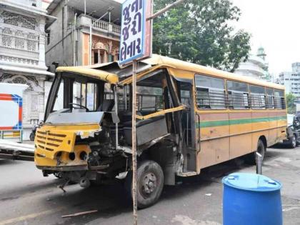 in mumbai school bus accident hit the j j hospital railing on the flyover three injured including students  | ‘अंजुमन-ए-इस्लाम’च्या बसला अपघात; जे. जे. उड्डाणपुलावरील रेलिंगला धडक; ३ जण जखमी 