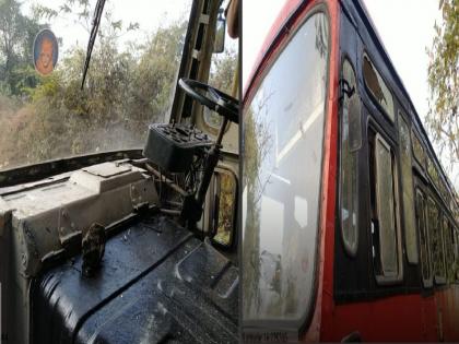 Stone throwing on ST bus at Kalsuli | कळसुली येथे एसटी बसवर दगडफेक