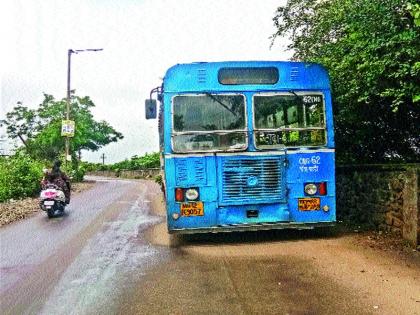 First failure; The second bus is also a puncture | पहिलीत बिघाड; त्यात दुसरी बसही पंक्चर