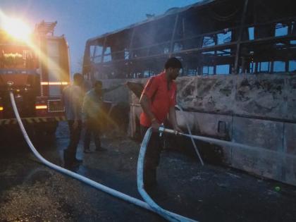 Private bus fire; All the passengers are safe! | खासगी बसला आग; सर्व प्रवाशी सुखरूप !