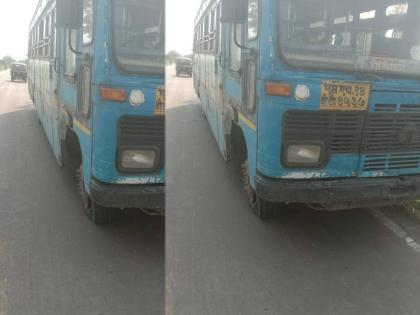 tires of the running bus burst, the students school filled up in ST itself Mehkar to Anjani Bu. Kind of on the way | धावत्या बसचे टायर फुटले, विद्यार्थीनींची शाळा एसटीतच भरली; मेहकर ते अंजनी बु. मार्गावरील प्रकार 