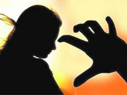 man chase the girl and molesting her, threatening suicide if she doesn't get married; one sided love taken him to police station | अन् त्याने चक्क तिच्या नियोजित सासरी घातला धुडगुस; लग्न केल्यास आत्महत्येची धमकी