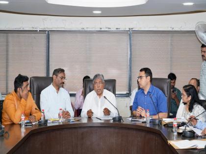 Take care that water does not accumulate anywhere in Pune Chandrakant Patil's instructions to Municipal Commissioner | पुण्यात कुठेही पाणी साचू नये याची दक्षता घ्या; चंद्रकांत पाटलांच्या महापालिका आयुक्तांना सूचना Take care that water does not accumulate anywhere in Pune Chandrakant Patil's instructions to Municipal Commissioner | पुण्यात कुठेही पाणी साचू नये याची दक्षता घ्या; चंद्रकांत पाटलांच्या महापालिका आयुक्तांना सूचना