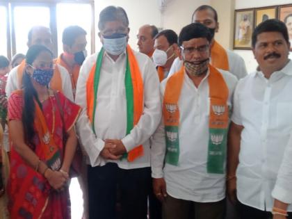 ten shiv sena corporators from matheran municipal council joins bjp | जळगावचा बदला माथेरानमध्ये; भाजपचा शिवसेनेला दणका; १० नगरसेवक फोडत दे धक्का