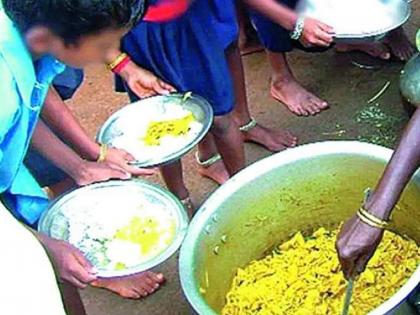 After a month and a half, nutritional food khichdi was cooked in the school, Food reaches 2,388 schools | दीड महिन्यानंतर शाळेत शिजली पोषण आहाराची खिचडी