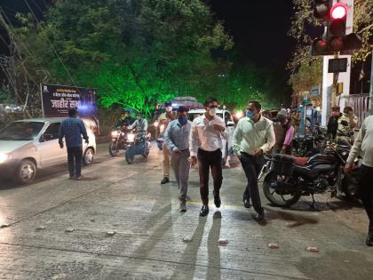 Corona's strict restrictions, Yavatmal Collector took to the streets | कोरोनाचे कडक निर्बंध, यवतमाळचे जिल्हाधिकारी उतरले रस्त्यावर