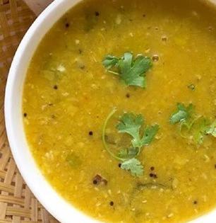 नेहमीच्या चवीचा वरण-भात खाऊन कंटाळा आला? करा 3 प्रकारच्या पारंपरिक आमट्या, मस्त चवबदल
