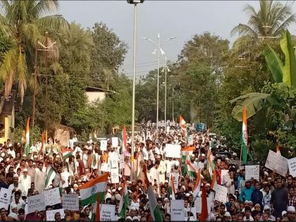 Thousands of all-party Members rally against CAB and NRC | वसईत CAB आणिNRC विरोधात हजारोंच्या संख्येने सर्वधर्मीय संविधान बचाव समितीचा धडकला मोर्चा