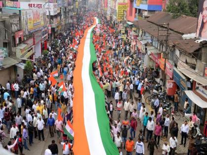 Rally in support of 'CAA' in Amravati; Off the market, thousands of citizens participate | अमरावतीत ‘सीएए’च्या समर्थनार्थ रॅली; बाजारपेठ बंद, हजारो नागरिक सहभागी