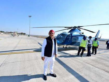 Akhilesh Yadav's helicopter stopped in Delhi? | ... म्हणून अखिलेश यादव यांचे हेलिकॉप्टर दिल्लीत रोखले?