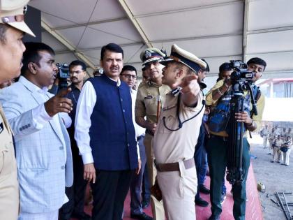 Devendra Fadnavis reviews Modi's security, inspects BKC grounds | पंतप्रधान मोदींच्या सुरक्षेचा फडणवीसांकडून आढावा, बीकेसी मैदानावर पाहणी