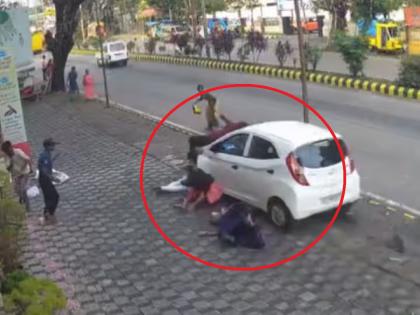 5 women walking on the footpath were crushed by a speeding car, a shocking video of the accident was revealed... | फूटपाथवर चालणाऱ्या 5 महिलांना भरधाव कारने चिरडले, अपघाताचा धक्कादायक व्हिडिओ समोर...