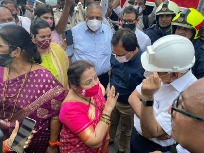 Fire In Mumbai : Action will be taken against the culprits in Mumbai building fire case, assurance of Mayor and Commissioner | Fire In Mumbai : मुंबई इमारत आगप्रकरणी दोषींवर कारवाई होणार, महापौर अन् आयुक्तांचे आश्वासन