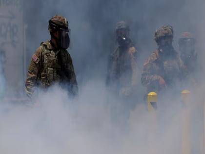 Pentagon sends 700 Marines to Los Angeles escalates response to protests | लॉस एंजेलिसमध्ये परिस्थिती चिघळली; ट्रम्प प्रशासनाने कॅलिफोर्नियाच्या रस्त्यांवर उतरवले ७०० मरीन कमांडो Pentagon sends 700 Marines to Los Angeles escalates response to protests | लॉस एंजेलिसमध्ये परिस्थिती चिघळली; ट्रम्प प्रशासनाने कॅलिफोर्नियाच्या रस्त्यांवर उतरवले ७०० मरीन कमांडो