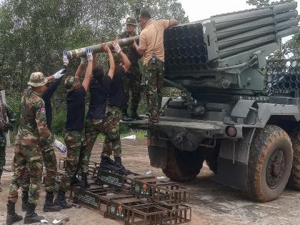 Thailand vs Cambodia war: Trump's claim proved false; Tensions between Thailand and Cambodia continue for the fourth day | ट्रम्प यांचा युद्धविरामाचा दावा ठरला फोल; थायलंड आणि कंबोडियामधील तणाव चौथ्या दिवशीही कायम Thailand vs Cambodia war: Trump's claim proved false; Tensions between Thailand and Cambodia continue for the fourth day | ट्रम्प यांचा युद्धविरामाचा दावा ठरला फोल; थायलंड आणि कंबोडियामधील तणाव चौथ्या दिवशीही कायम