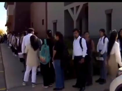 Canada news; Educated Indians queue up for waiter job | कॅनडातील भीषण वास्तव; वेटरच्या नोकरीसाठी सुशिक्षित भारतीयांनी लावल्या रांगा...