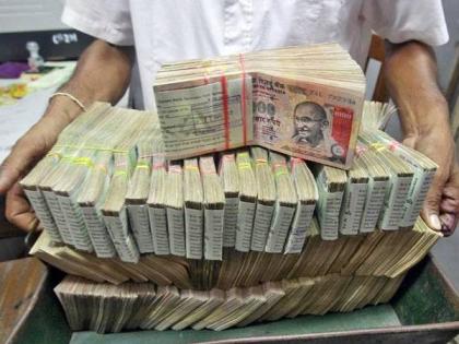 Fraud of lakhs by showing 1 thousand notes devalued | चलनातून बाद झालेल्या 1 हजाराच्या नोटा दाखवून लाखोंची फसवणूक