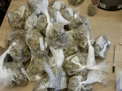 5 kg of ganja seized in the resort; Action of Anti-Narcotics Squad | Pune Crime | विश्रांतवाडीमध्ये ५ किलो गांजा जप्त; अमली पदार्थ विरोधी पथकाची कारवाई