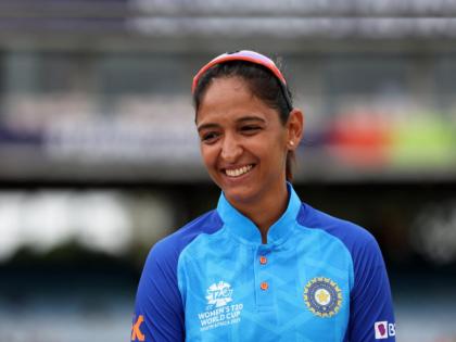 Indian women cricket team captain Harmanpreet Kaur said, Cricket is everything to me | माझ्यासाठी क्रिकेट हाच देव, यानेच ओळख मिळाली; भारतीय कर्णधारानं जिंकलं हर'मन'!