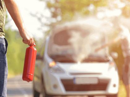 Summer is here, save the car from fire; Avoid these four mistakes... car Care tips | उन्हाळा आला, कारला आगीपासून सांभाळा; या चार चुका जरूर टाळा...