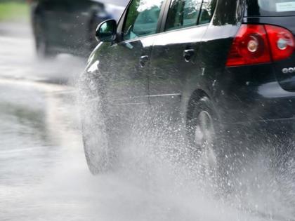 take precaution of car in rain | पावसाळ्यात कार सांभाळा