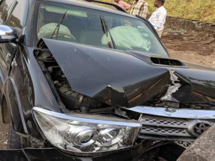 aniket vishwasrao and prarthana beheres car met with an accident near Lonavala | अनिकेत विश्वासराव, प्रार्थना बेहेरेच्या गाडीला लोणावळ्याजवळ अपघात