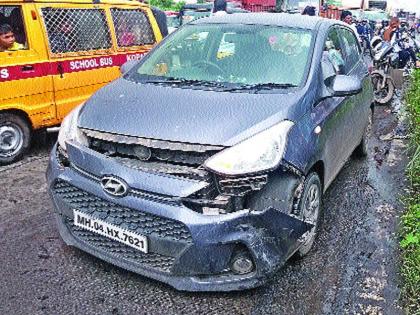  Three vehicles dashed in Kharghar, accident | खारघरमध्ये तीन वाहनांची धडक